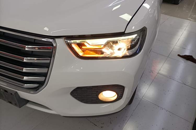 Used Haval H2s 2017 Red-Label 1.5T Manual Elite Model Left Front Headlight