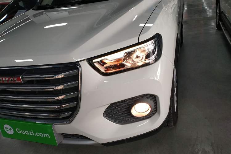 Used Haval H2s 2017 Red-Label 1.5T Dual-Clutch Elite Model Left Front Headlight