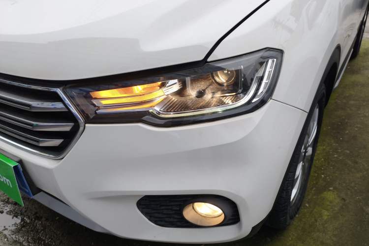 Used Haval H2s 2017 Blue Label 1.5T Dual-Clutch Elite Model Left Front Headlight