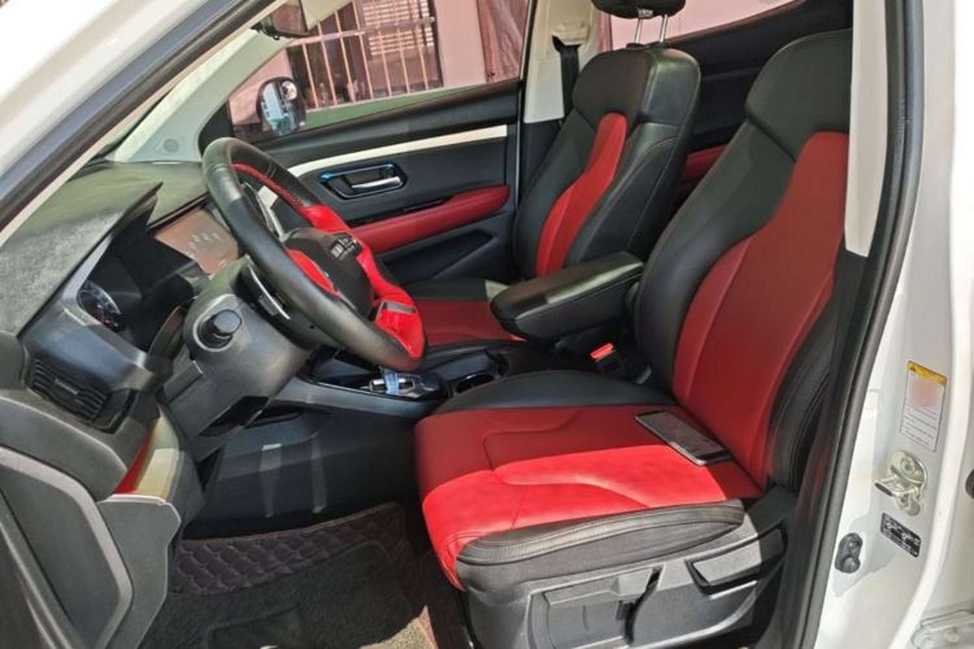 Used Haval H2s 2017 Blue Label 1.5T Dual-Clutch Luxury Model Left Front Seat
