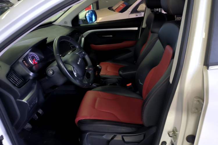 Used Haval H2s 2017 Red Label 1.5T Manual Comfort Model Left Front Seat