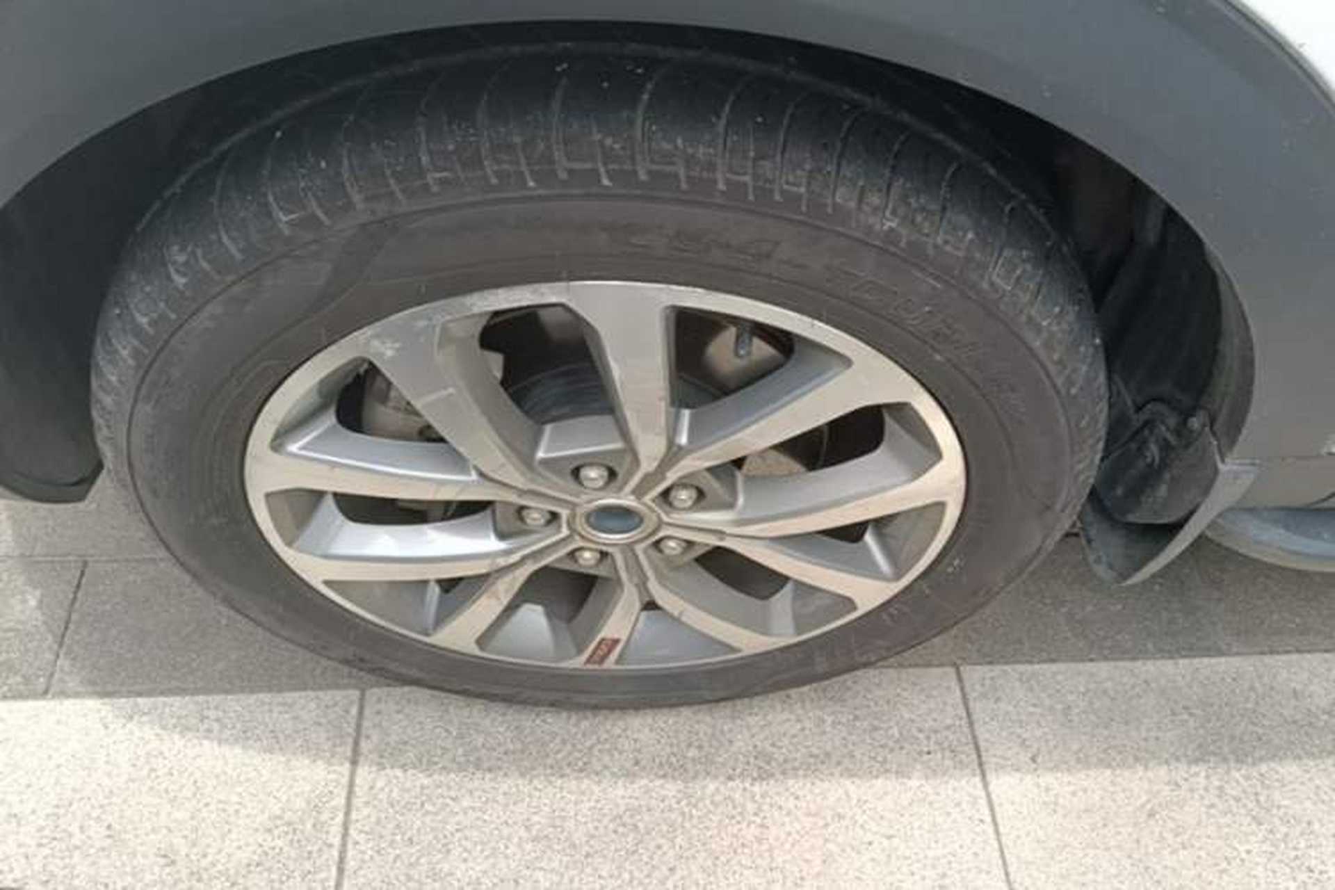 Used Haval H2s 2017 Red-Label 1.5T Dual-Clutch Luxury Model Left Front Wheel Hub