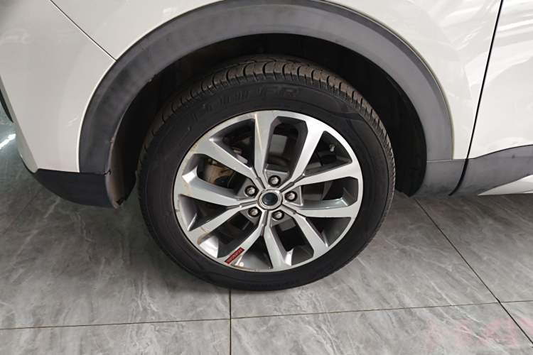 Used Haval H2s 2017 Red-Label 1.5T Dual-Clutch Luxury Model Left Front Wheel Hub