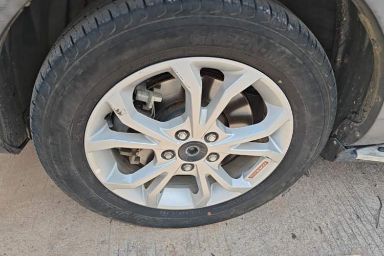 Used Haval H2s 2017 Red-Label 1.5T Dual-Clutch Elite Model Left Front Wheel Hub