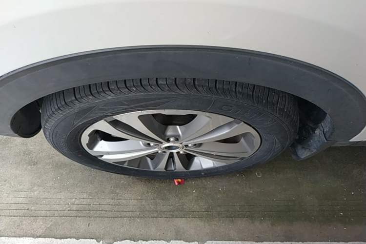 Used Haval H2s 2017 Blue Label 1.5T Dual-Clutch Luxury Model Left Front Wheel Hub