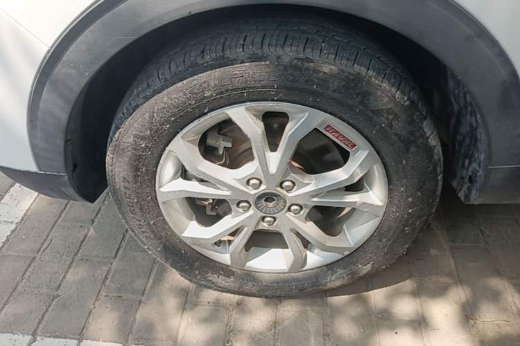 Used Haval H2s 2017 Red-Label 1.5T Dual-Clutch Comfort Model Left Front Wheel Hub