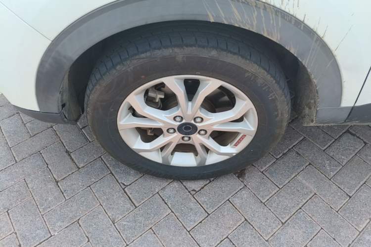 Used Haval H2s 2017 Red-Label 1.5T Dual-Clutch Comfort Model Left Front Wheel Hub