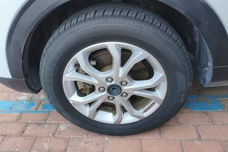 Used Haval H2s 2017 Red-Label 1.5T Dual-Clutch Elite Model Left Front Wheel Hub