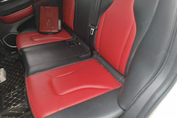 Used Haval H2s 2017 Red-Label 1.5T Dual-Clutch Elite Model Left Rear Seat