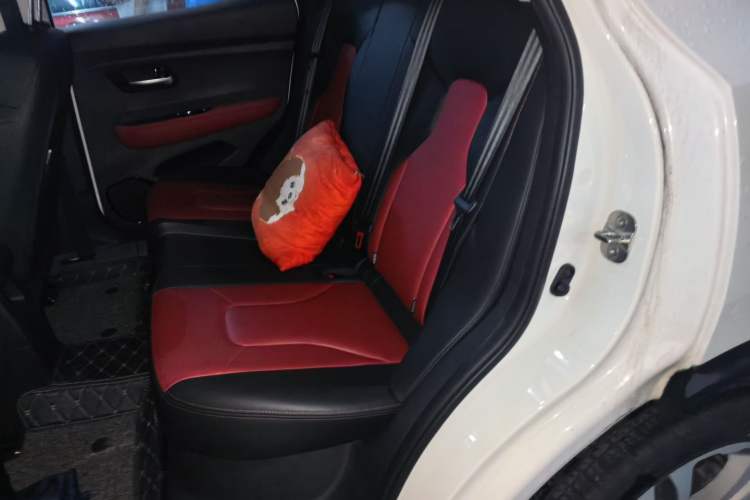 Used Haval H2s 2017 Blue Label 1.5T Dual-Clutch Luxury Model Left Rear Seat