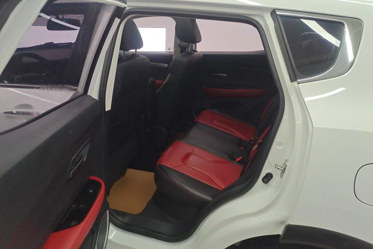 Used Haval H2s 2017 Red-Label 1.5T Dual-Clutch Elite Model Left Rear Seat