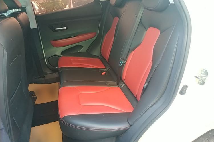 Used Haval H2s 2017 Red-Label 1.5T Dual-Clutch Luxury Model Left Rear Seat
