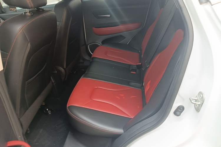 Used Haval H2s 2017 Red-Label 1.5T Dual-Clutch Comfort Model Left Rear Seat