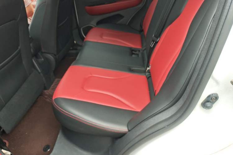 Used Haval H2s 2017 Blue Label 1.5T Dual-Clutch Elite Model Left Rear Seat