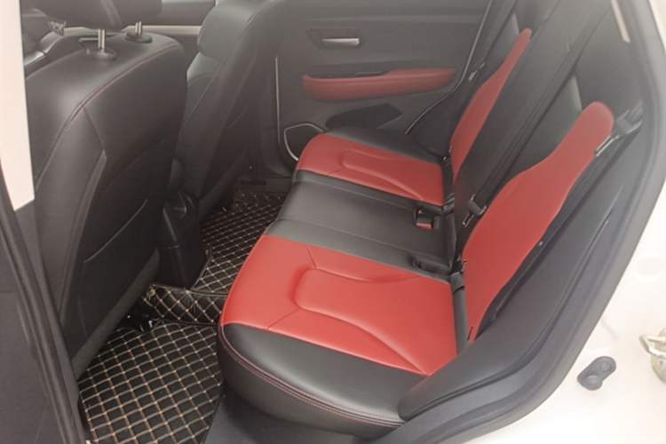 Used Haval H2s 2017 Blue Label 1.5T Dual-Clutch Elite Model Left Rear Seat