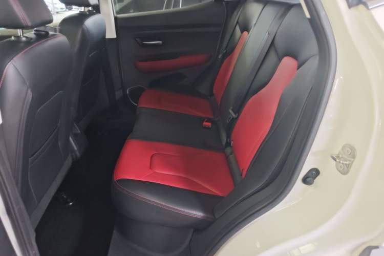 Used Haval H2s 2017 Red-Label 1.5T Dual-Clutch Elite Model Left Rear Seat