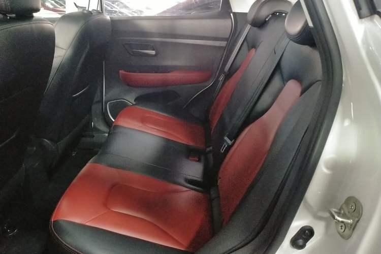 Used Haval H2s 2017 Red-Label 1.5T Dual-Clutch Elite Model Left Rear Seat