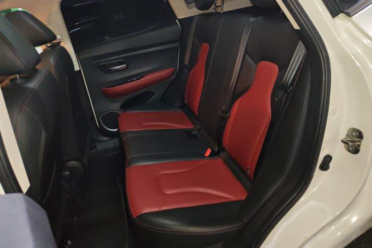 Used Haval H2s 2017 Red-Label 1.5T Dual-Clutch Elite Model Left Rear Seat