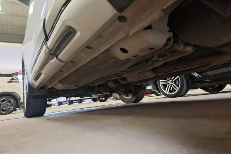 Used Haval H2s 2017 Red-Label 1.5T Dual-Clutch Elite Model Left Side Sill