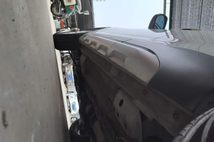 Used Haval H2s 2017 Blue Label 1.5T Dual-Clutch Elite Model Left Side Sill