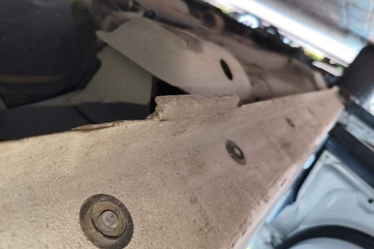 Used Haval H2s 2017 Red-Label 1.5T Dual-Clutch Elite Model Left Side Sill