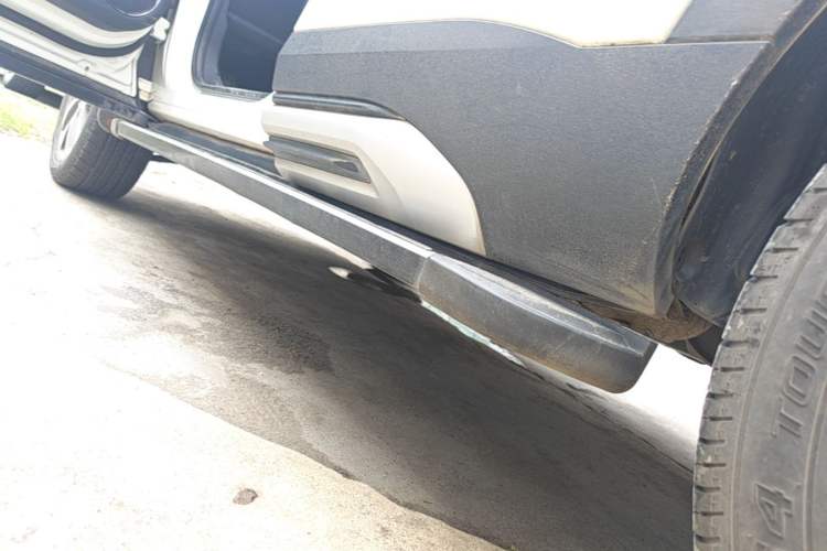 Used Haval H2s 2017 Red-Label 1.5T Dual-Clutch Luxury Model Left Side Sill