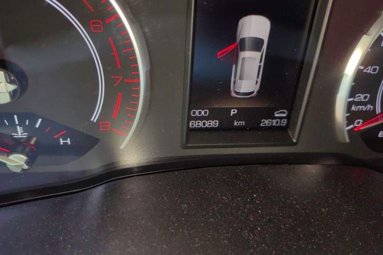 Used Haval H2s 2017 Red-Label 1.5T Dual-Clutch Elite Model Odometer Close Up