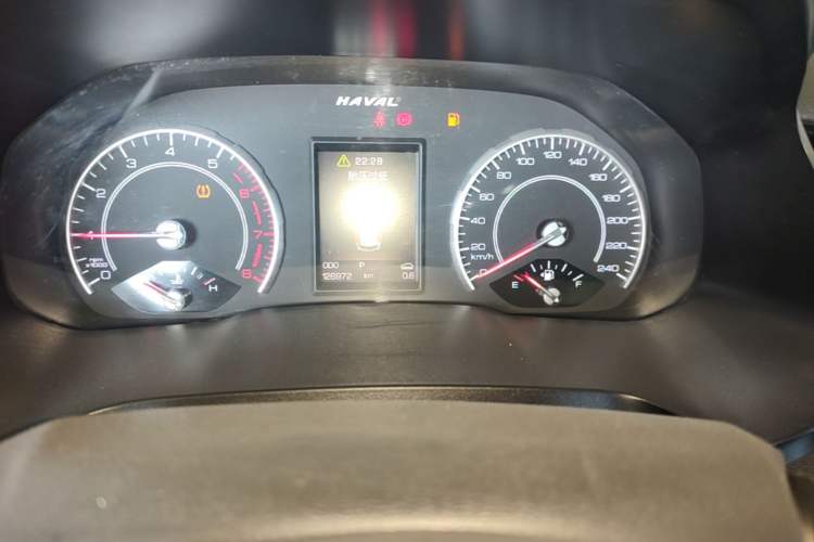 Used Haval H2s 2017 Red-Label 1.5T Dual-Clutch Luxury Model Odometer Close Up