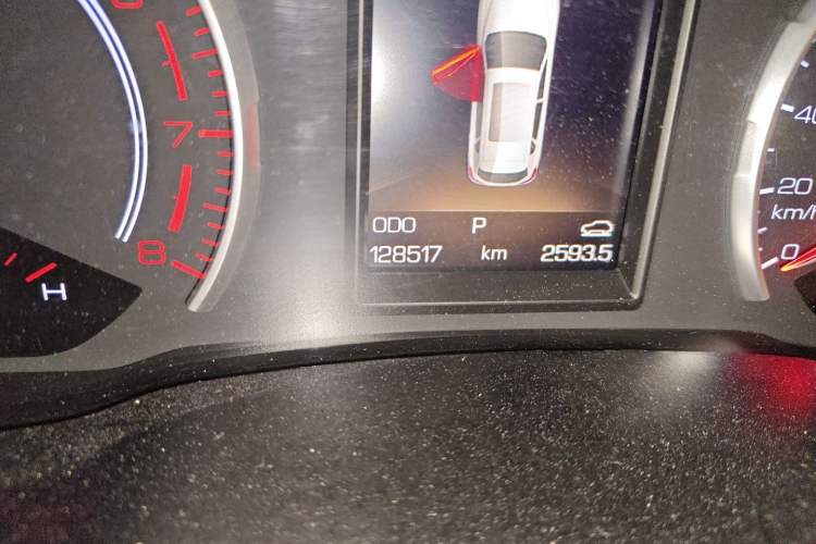 Used Haval H2s 2017 Red-Label 1.5T Dual-Clutch Elite Model Odometer Close Up