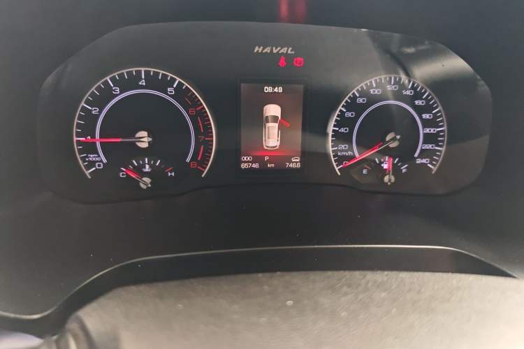 Used Haval H2s 2017 Red-Label 1.5T Dual-Clutch Comfort Model Odometer Close Up