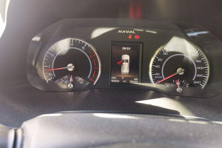 Used Haval H2s 2017 Red-Label 1.5T Dual-Clutch Elite Model Odometer Close Up