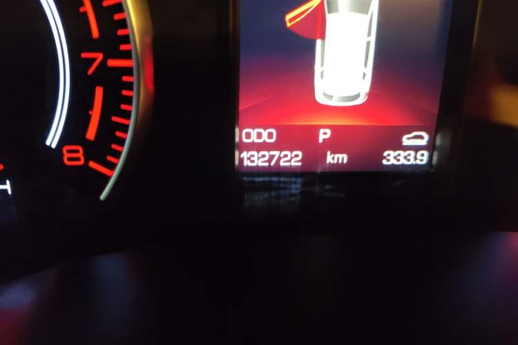 Used Haval H2s 2017 Red-Label 1.5T Dual-Clutch Elite Model Odometer Close Up