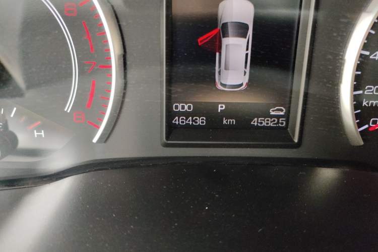 Used Haval H2s 2017 Red-Label 1.5T Dual-Clutch Comfort Model Odometer Close Up