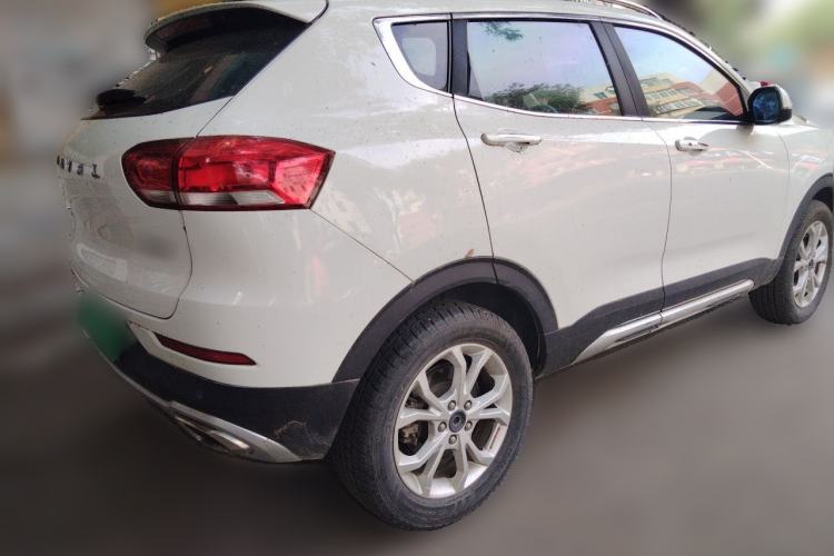 Used Haval H2s 2017 Red-Label 1.5T Manual Elite Model Rear Right 45 Deg