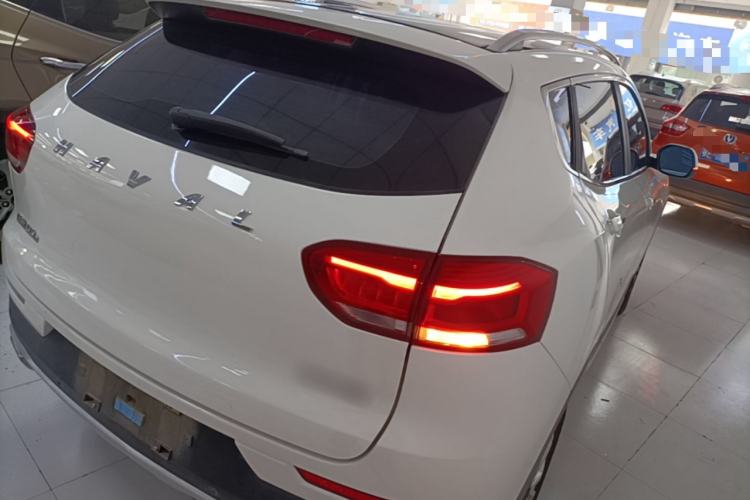 Used Haval H2s 2017 Red-Label 1.5T Manual Elite Model Rear Right 45 Deg
