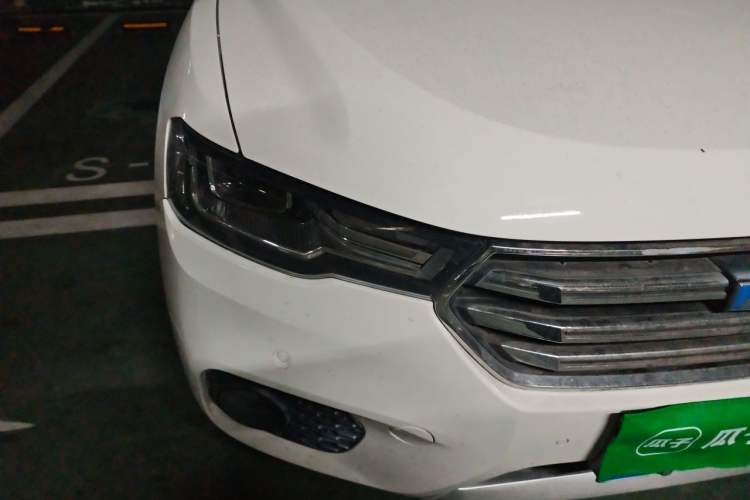 Used Haval H2s 2017 Blue Label 1.5T Dual-Clutch Luxury Model Right Front Headlight