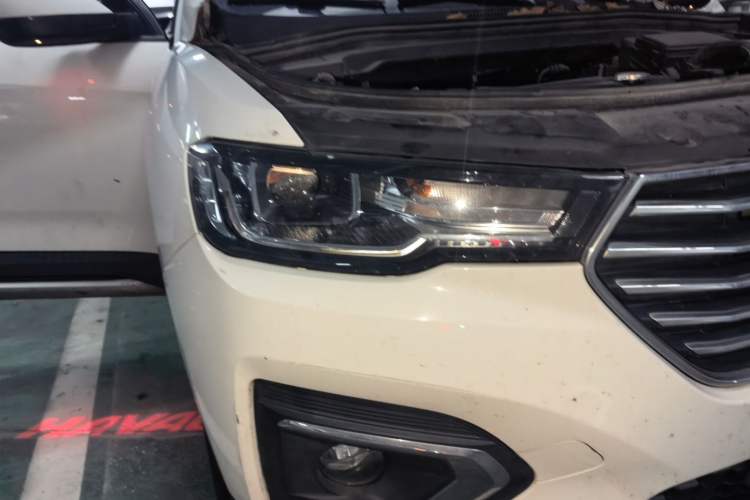 Used Haval H2s 2017 Blue Label 1.5T Dual-Clutch Luxury Model Right Front Headlight