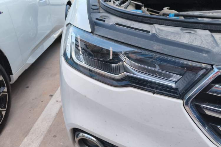 Used Haval H2s 2017 Blue Label 1.5T Manual Elite Model Right Front Headlight