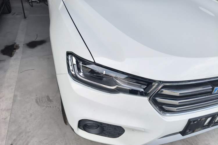 Used Haval H2s 2017 Blue Label 1.5T Dual-Clutch Comfort Model Right Front Headlight