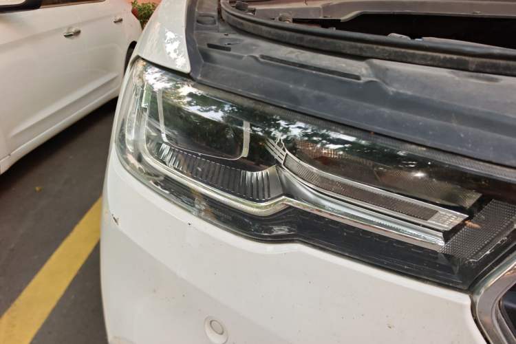 Used Haval H2s 2017 Blue Label 1.5T Dual-Clutch Luxury Model Right Front Headlight