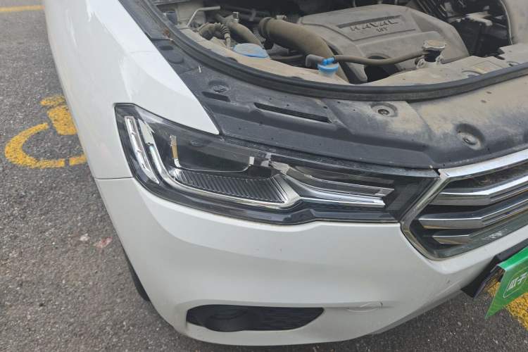 Used Haval H2s 2017 Blue Label 1.5T Manual Comfort Edition Right Front Headlight