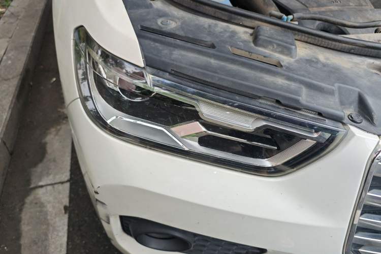 Used Haval H2s 2017 Red-Label 1.5T Dual-Clutch Elite Model Right Front Headlight