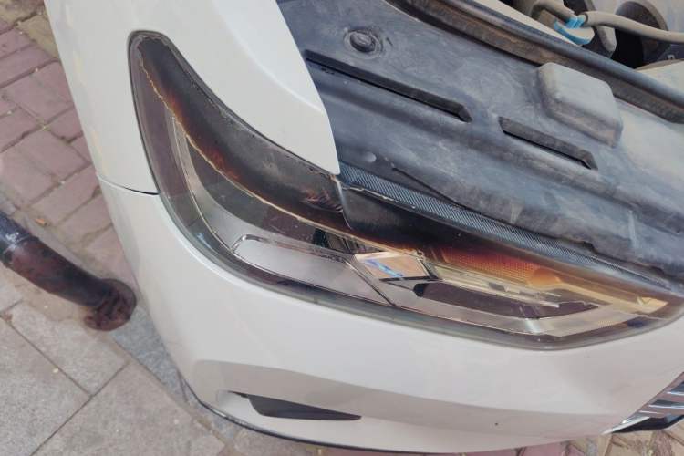 Used Haval H2s 2017 Red Label 1.5T Manual Comfort Model Right Front Headlight