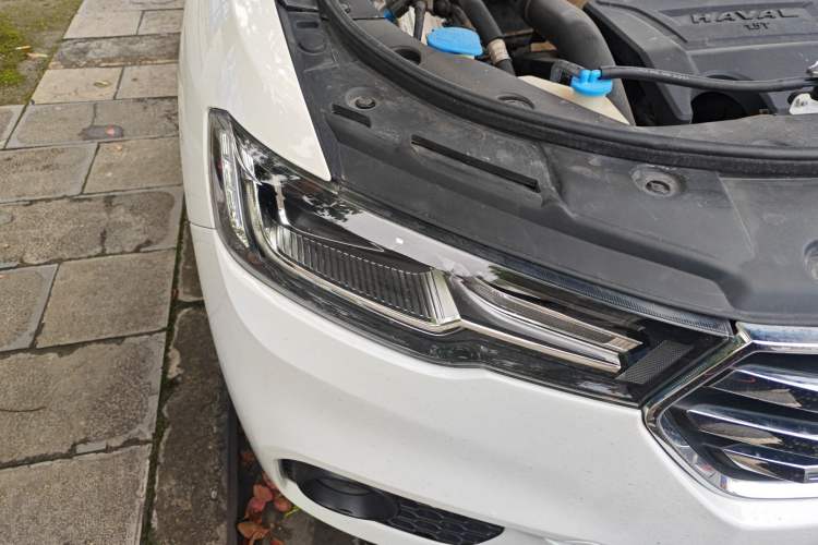 Used Haval H2s 2017 Blue Label 1.5T Manual Comfort Edition Right Front Headlight