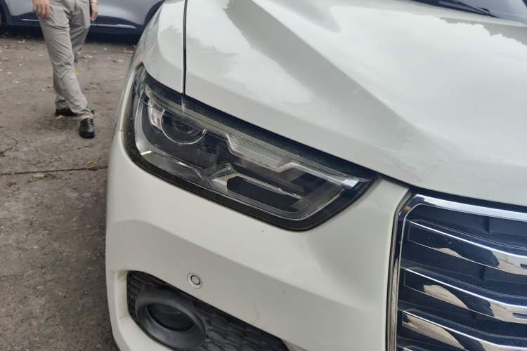 Used Haval H2s 2017 Red-Label 1.5T Dual-Clutch Luxury Model Right Front Headlight