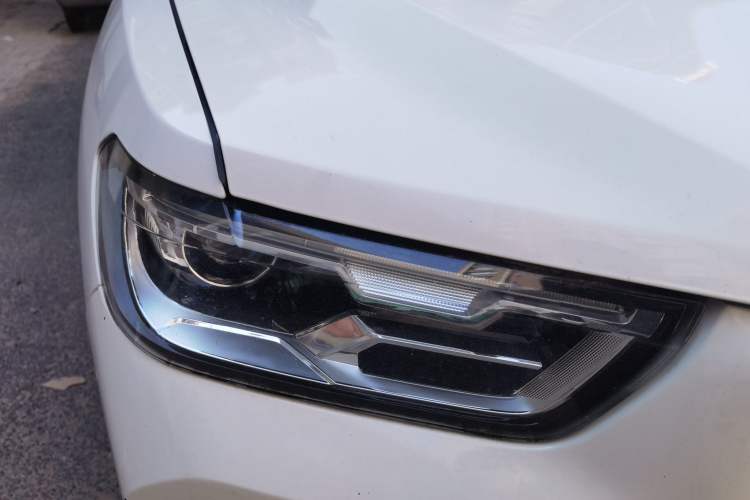 Used Haval H2s 2017 Red-Label 1.5T Dual-Clutch Elite Model Right Front Headlight