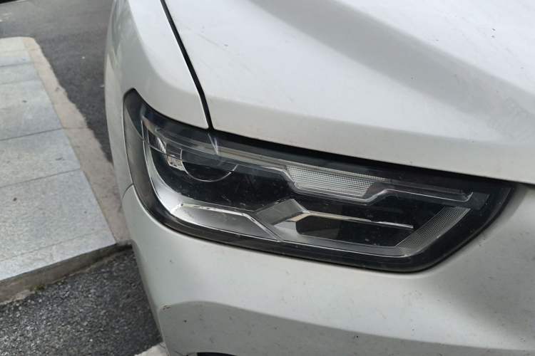 Used Haval H2s 2017 Red-Label 1.5T Manual Elite Model Right Front Headlight