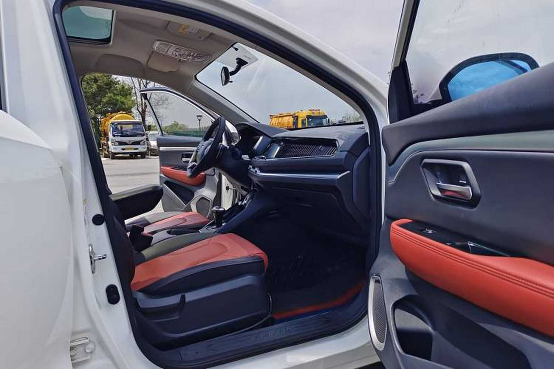 Used Haval H2s 2017 Red-Label 1.5T Dual-Clutch Elite Model Right Front Seat