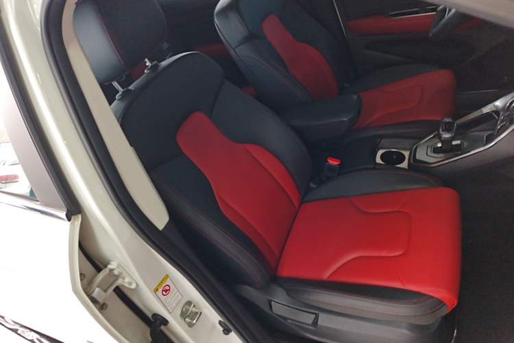 Used Haval H2s 2017 Red-Label 1.5T Dual-Clutch Luxury Model Right Front Seat