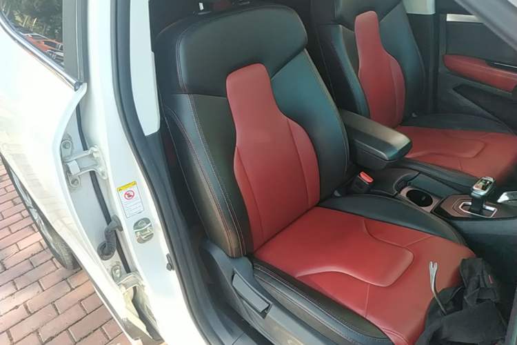 Used Haval H2s 2017 Red-Label 1.5T Dual-Clutch Luxury Model Right Front Seat